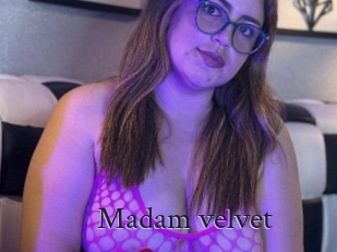 Madam_velvet